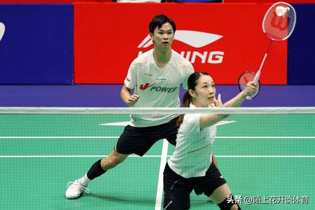 川蜀鲸鲨队鏖战闽南黑豹队,击剑热身赛火力全开,转换速度占优。中场绞杀压制对手(击剑重剑进攻步伐) 川蜀鲸鲨队鏖战闽南黑豹队,击剑热身赛火力全开,转换速度占优。中场绞杀压制对手(击剑重剑进攻步伐)