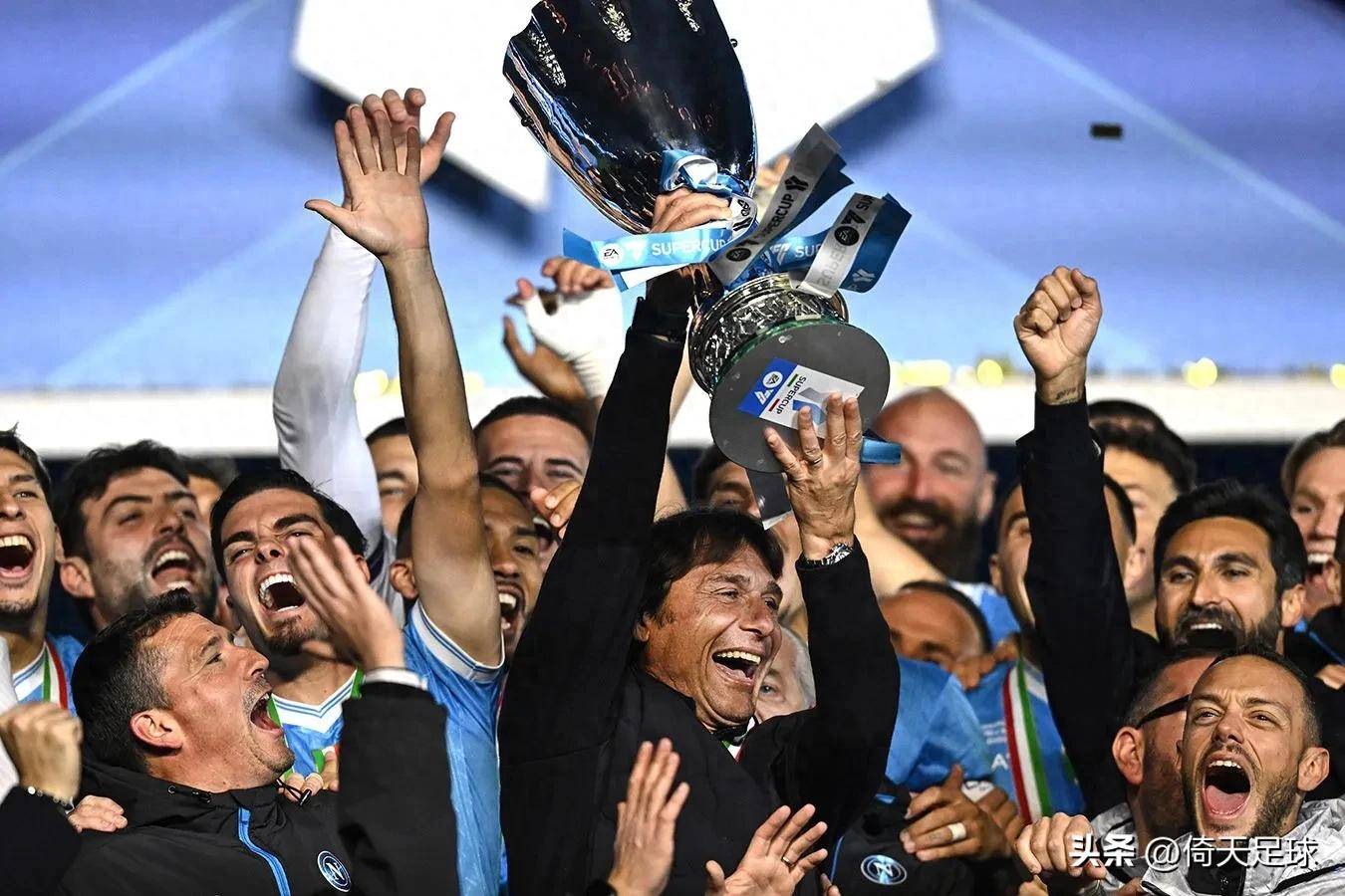 九游-关于那不勒斯训练开放日，冲刺阶段外线爆发引欢呼，意大利杯在即，控场能力受关注的信息