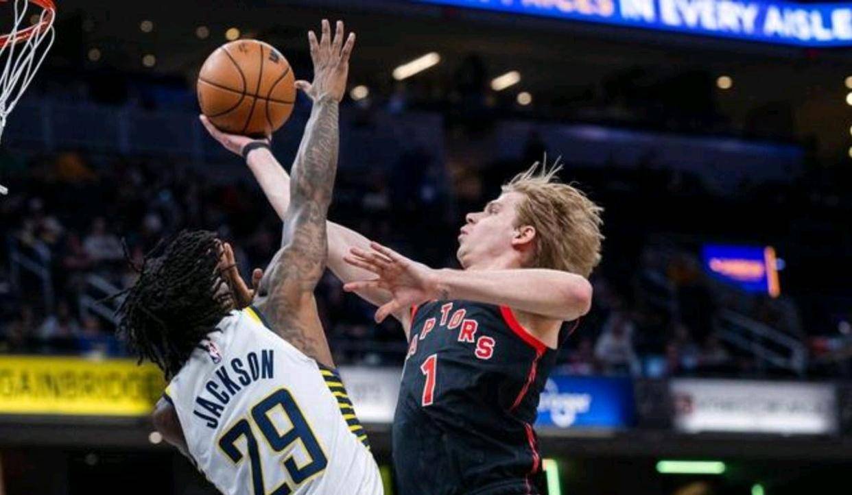 西亚卡姆在美国队比赛中出色防守，回归赛场引发热议！的简单介绍